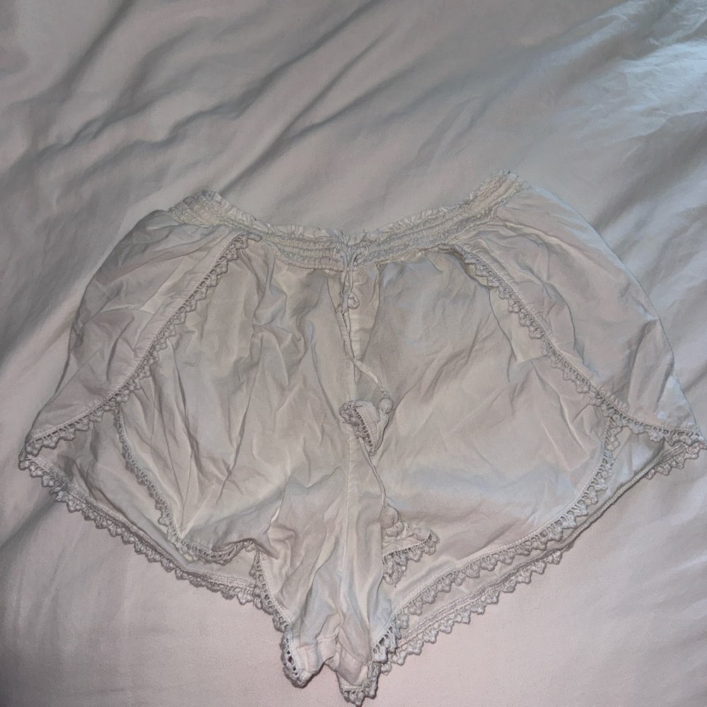 GapBody white shorts